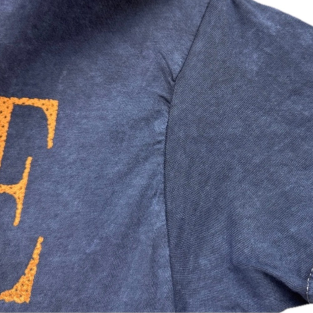 New Biggie Smalls Blue Gold Graphic T-Shirt Size XL - Picture 3 of 3